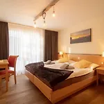 Chalet A La Casa