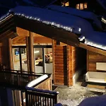 A La Casa Chalet *