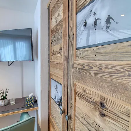 艾拉卡萨小屋酒店 *