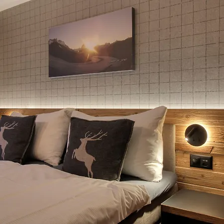 艾拉卡萨小屋酒店 *